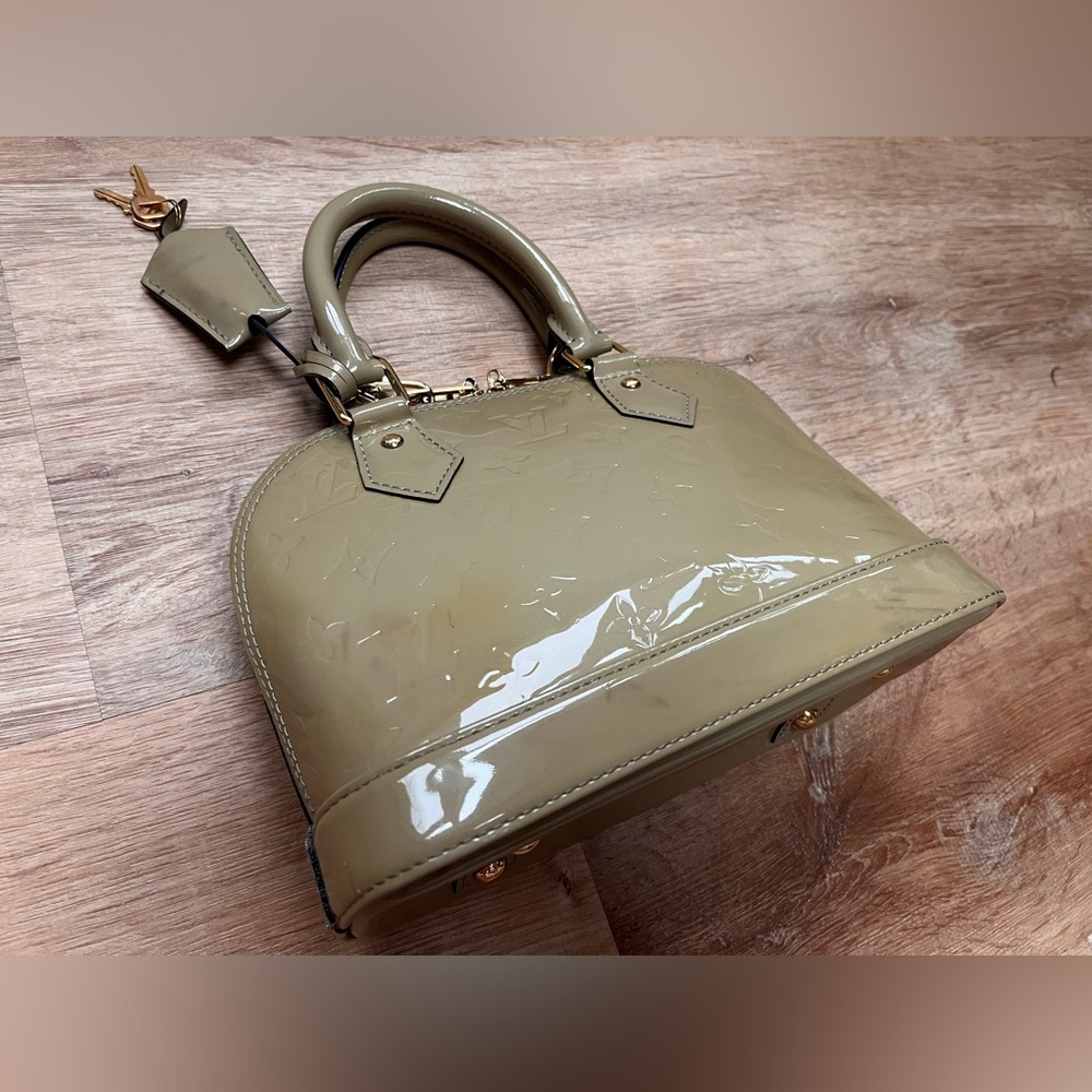 AUTH Louis Vuitton Alma BB Vernis Keychain Included! - Picture 4 of 16